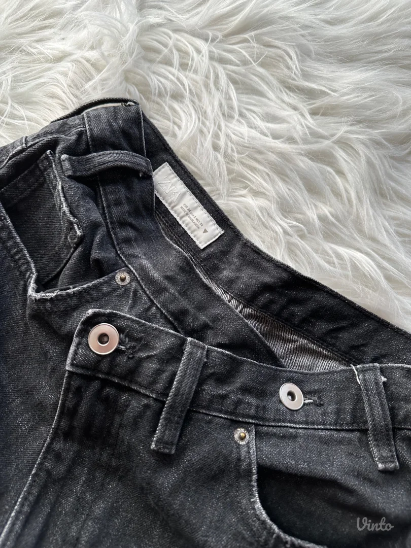 Zara - viralne farmerke sa asimetricnim kopcanjem