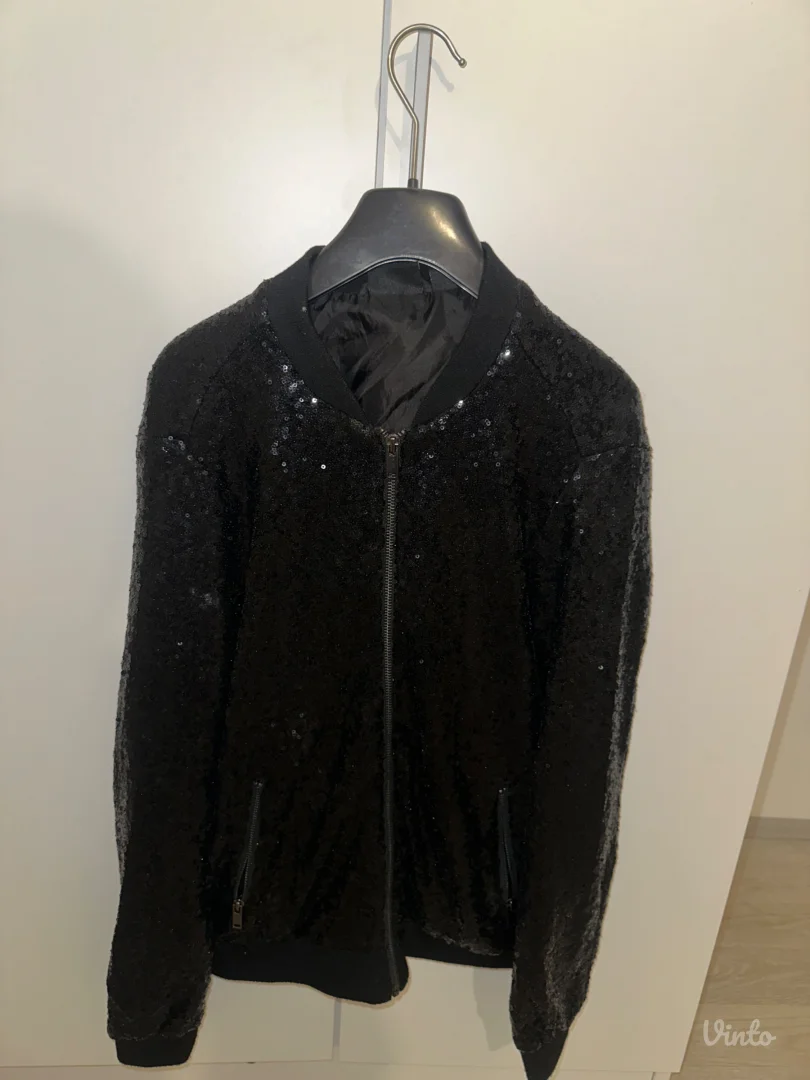 Crna jakna sa šljokicama