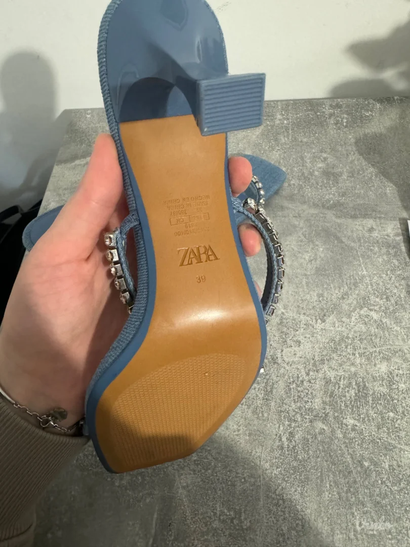 Zara nove sandale  39