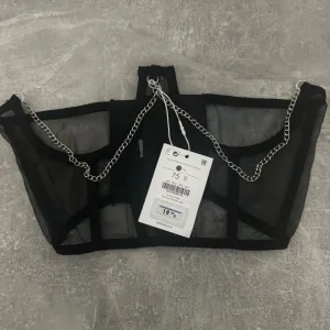 Novi bershka korset sa etiketom