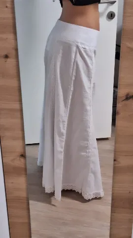 Bela pamucna suknja