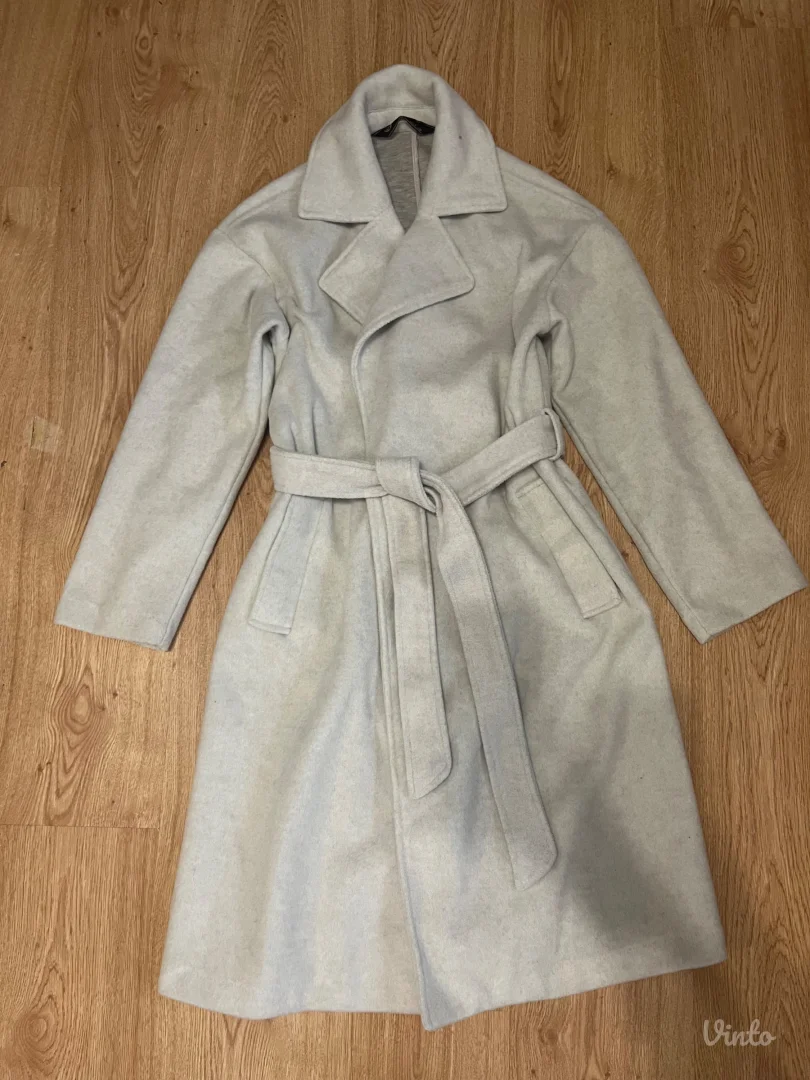 Zimski dugi kaput svetlo sive boje