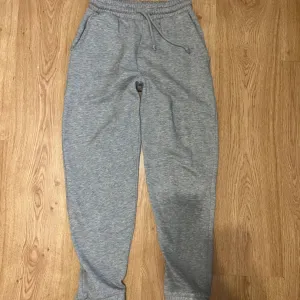 Zara pamucna trenerka