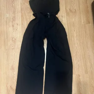 elegantni kombinezon