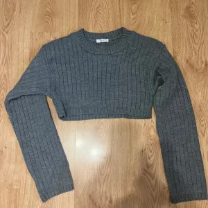 kratki dzemper sive boje