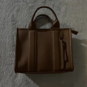 Stradivarius torbica