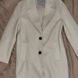 Bershka kaputiic☺️🤍