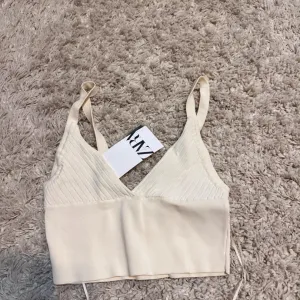 Zara majica NOVO