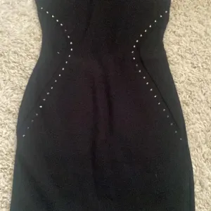 Guess haljina