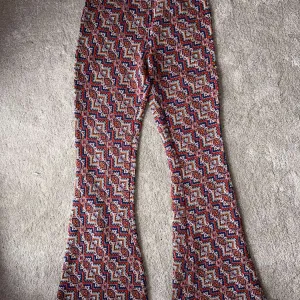 Koton šarene pantalone