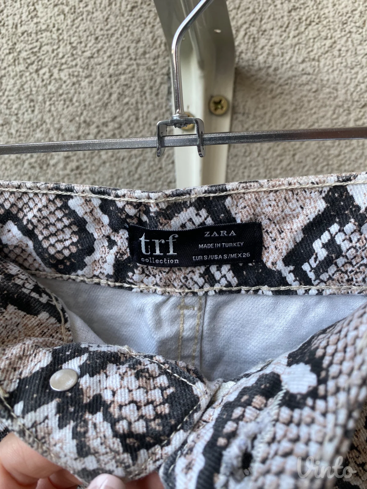 Zara TRF ženska suknja sa zmijskim printom, veličina S