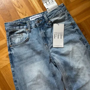 Stradivarius nove farmerke