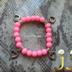 Narukvica roze sa srcima