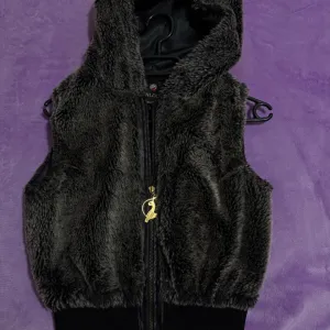 Prsluk sa kapuljacom