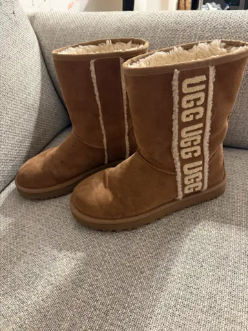 UGG cizmice