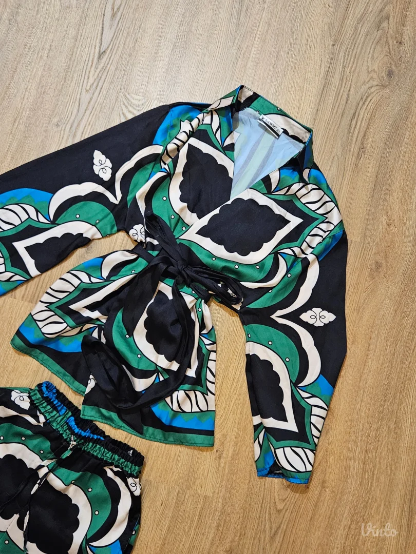 Zara komplet kimono i šorts