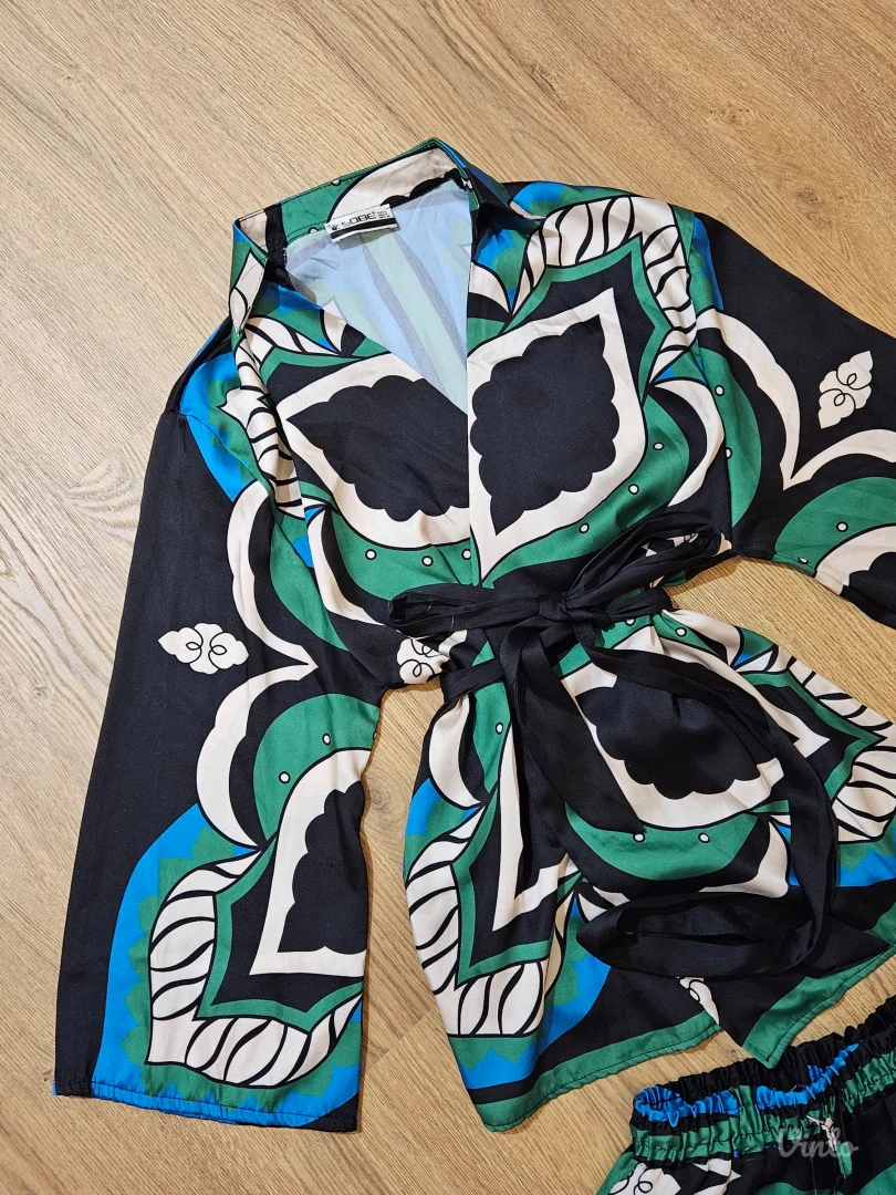 Zara komplet kimono i šorts