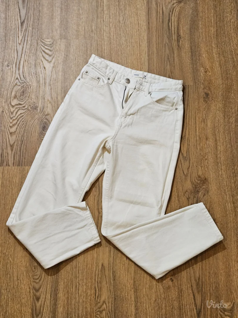 Sinsay mom jeans bele boje