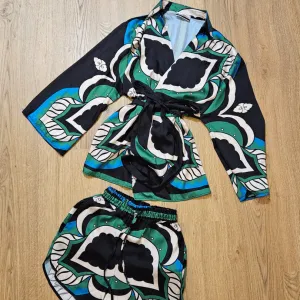 Zara komplet kimono i šorts
