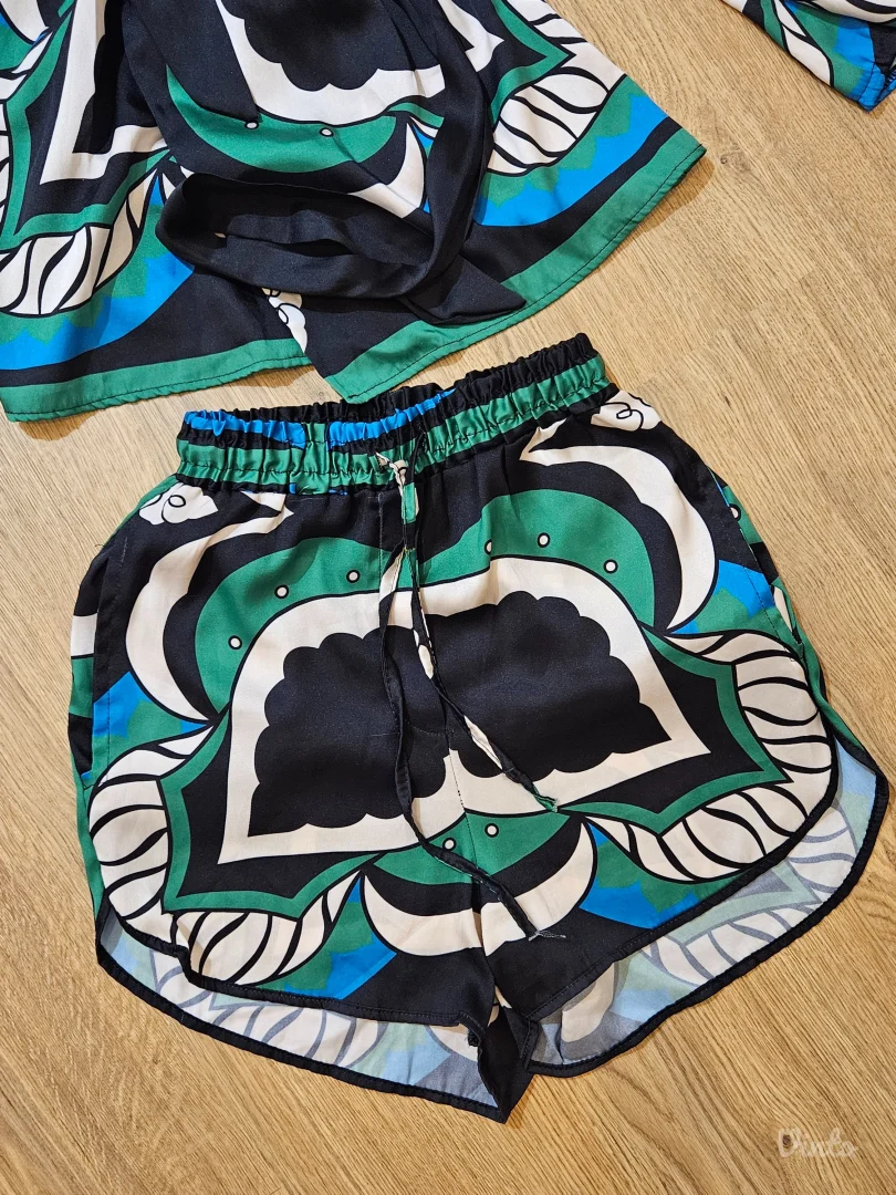 Zara komplet kimono i šorts