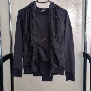Nike sportski komplet