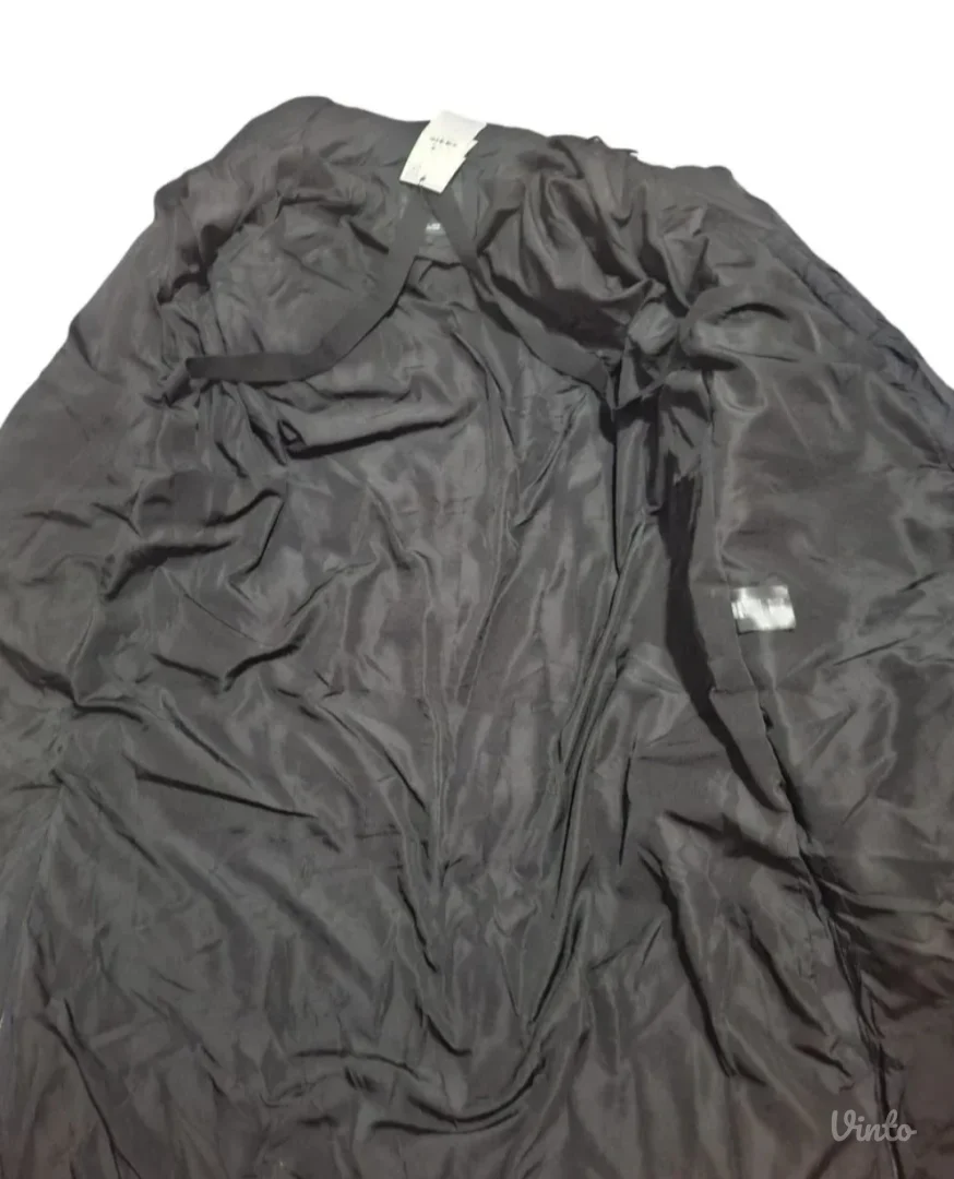 Zara-crna zimska jakna