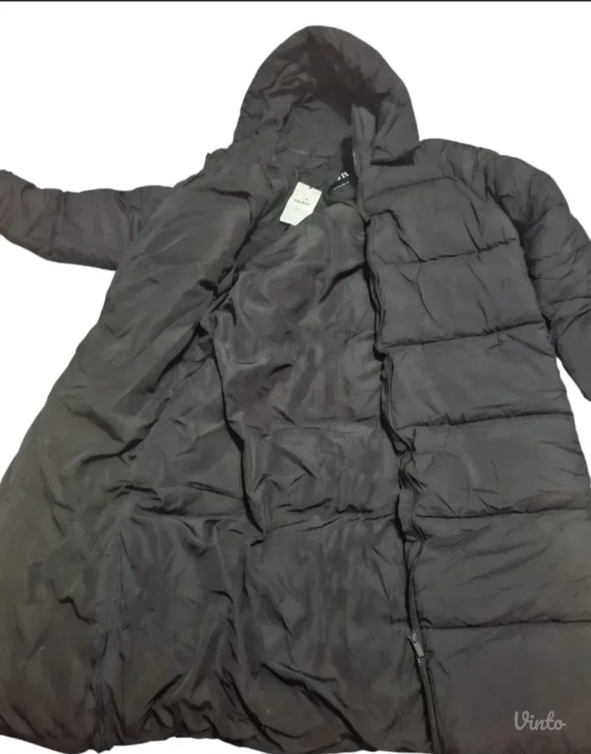 Zara-crna zimska jakna