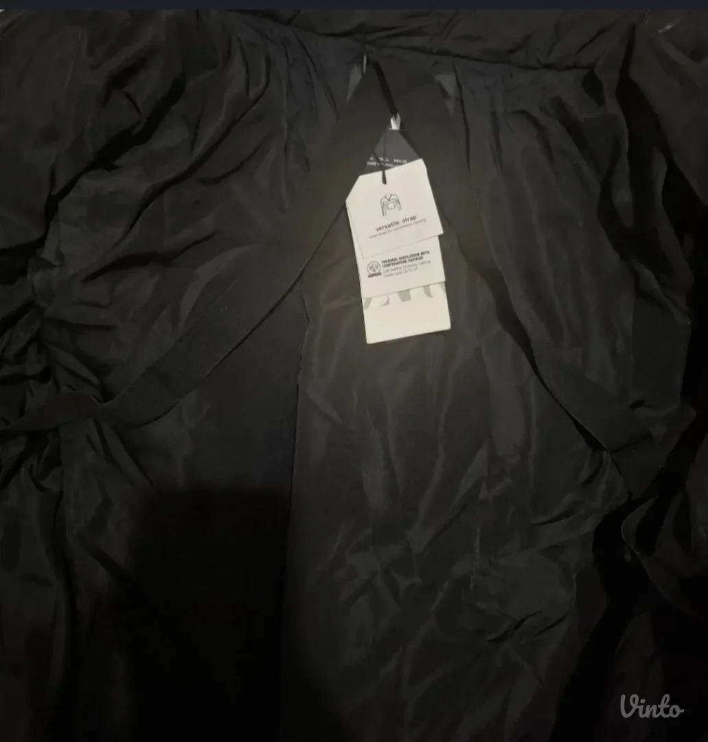 Zara-crna zimska jakna