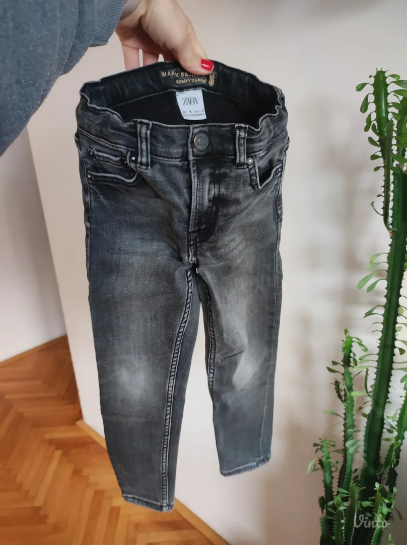 ZARA kao NOVO toplo postavljene vel.6