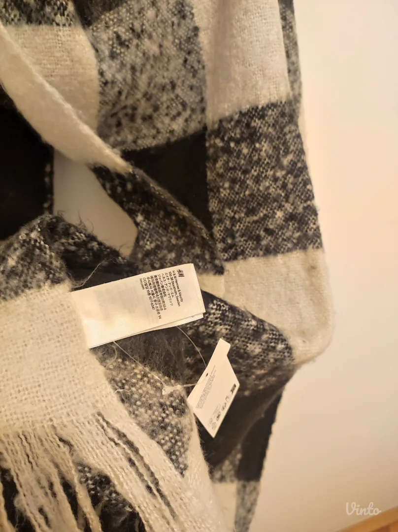 NOVO ogromni debeli sal crno/krem HM