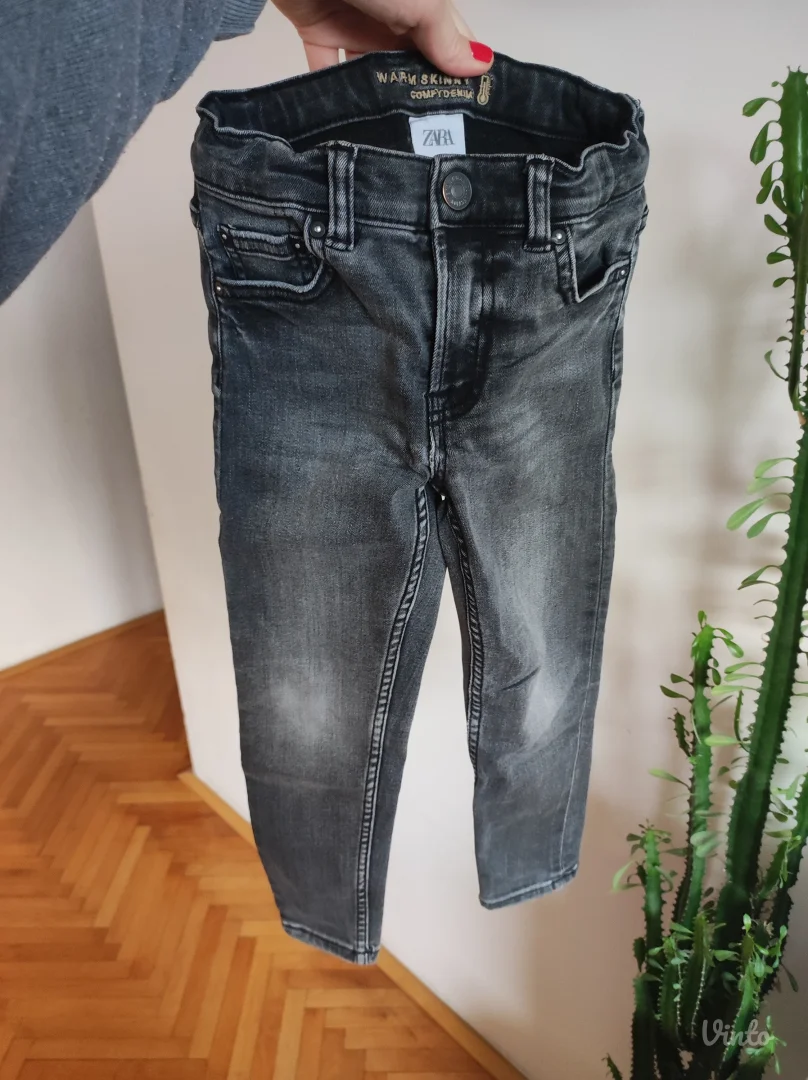 ZARA kao NOVO toplo postavljene vel.6