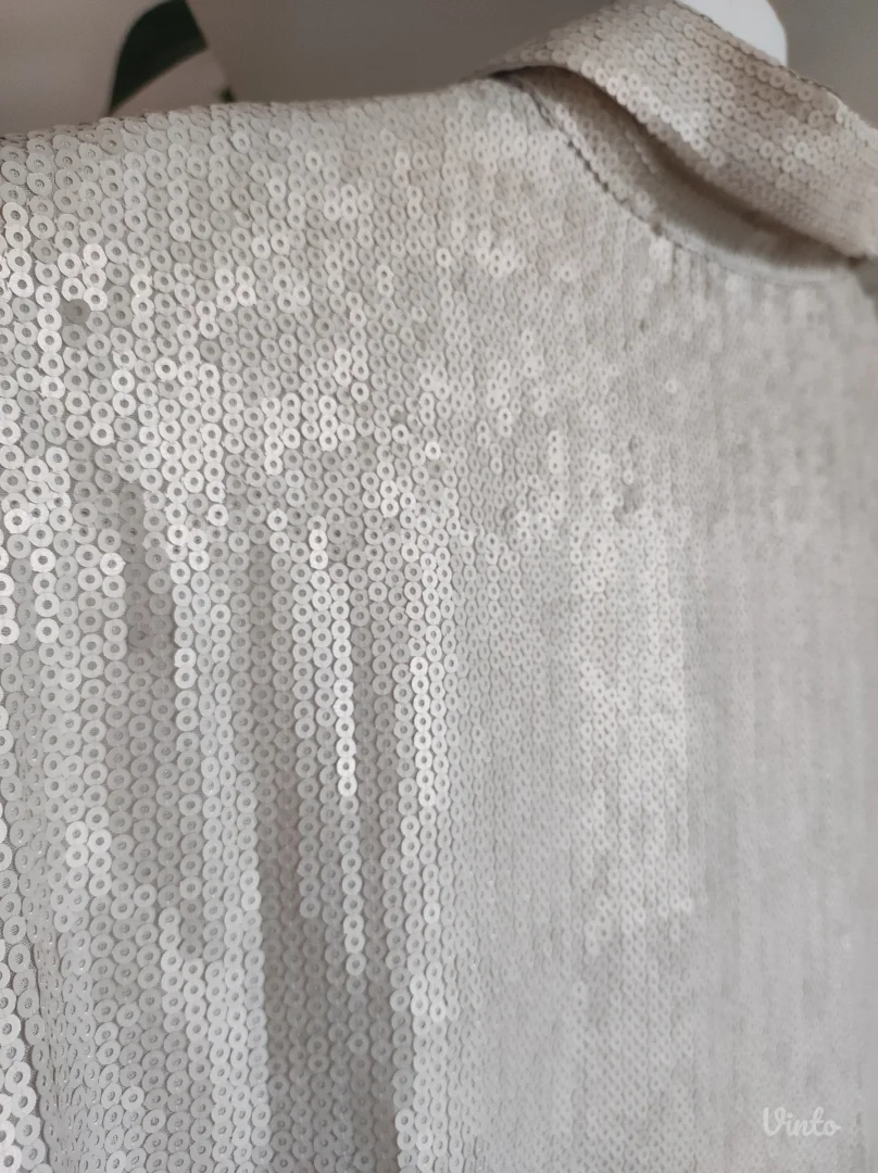 H&M cela sljokicava kosulja NOVO