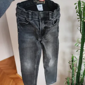 ZARA kao NOVO toplo postavljene vel.6