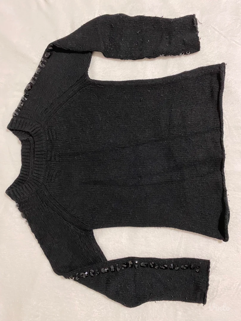 Džemper teget boje sa cirkonima na rukavima