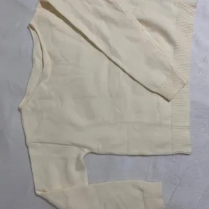 Džemper na pola ramena