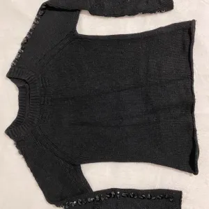 Džemper teget boje sa cirkonima na rukavima