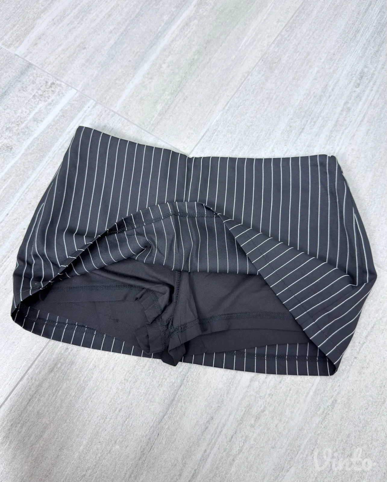 Shein bela i crna prugasta mini suknja (komplet 2 komada)