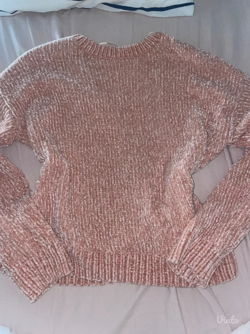 roze pleteni dzemper