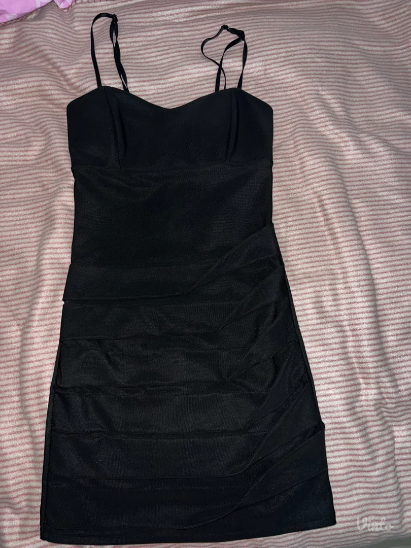 Crna elegantna haljina