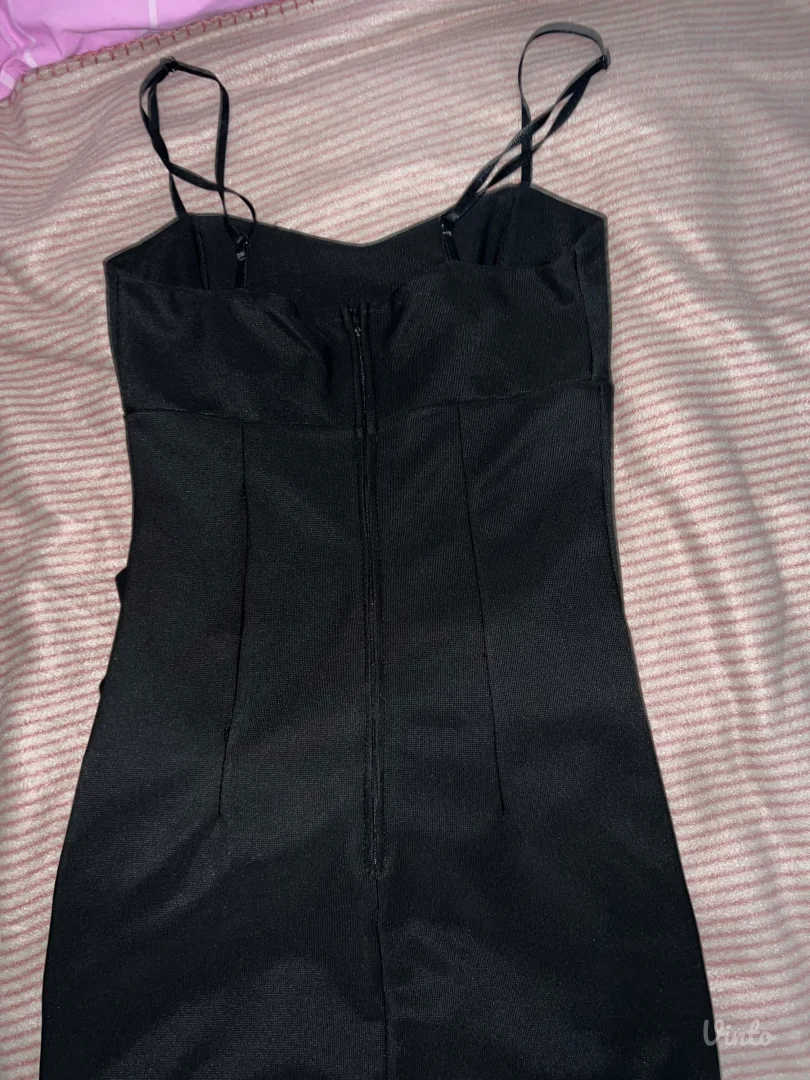 Crna elegantna haljina