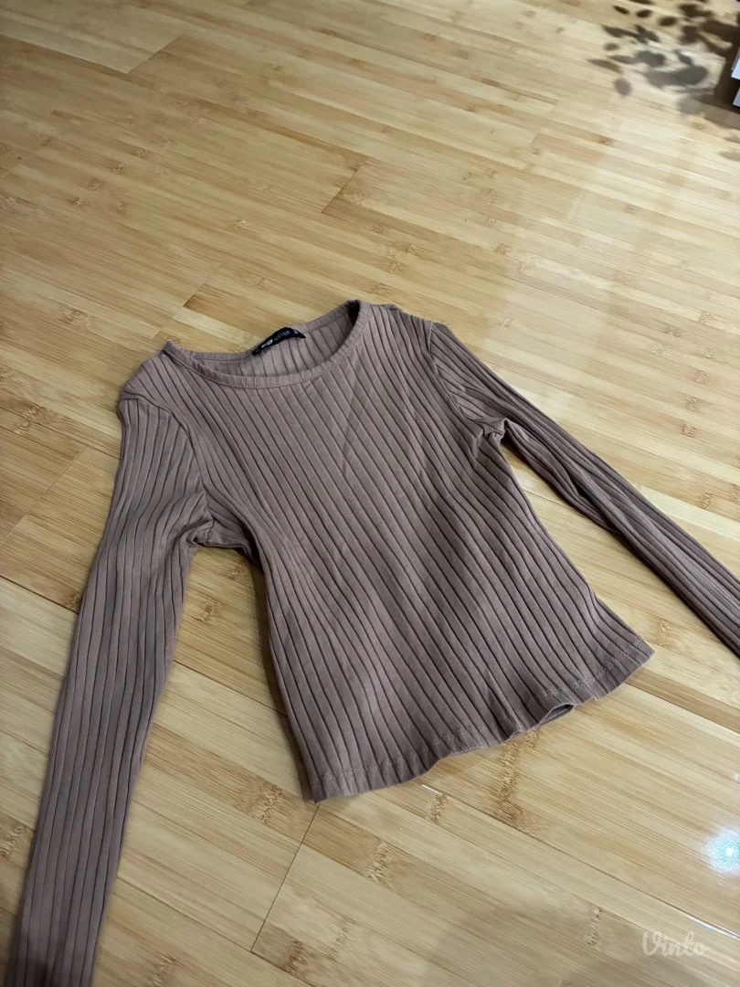 Bluzica sa golim ledjima