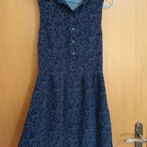 H&M haljinica sa otvorenim ledjima