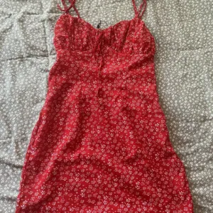 Boohoo haljinica sa etiketom