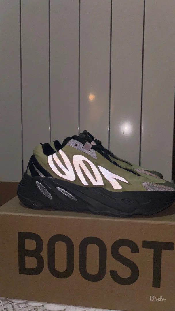 Original Yeezy 700