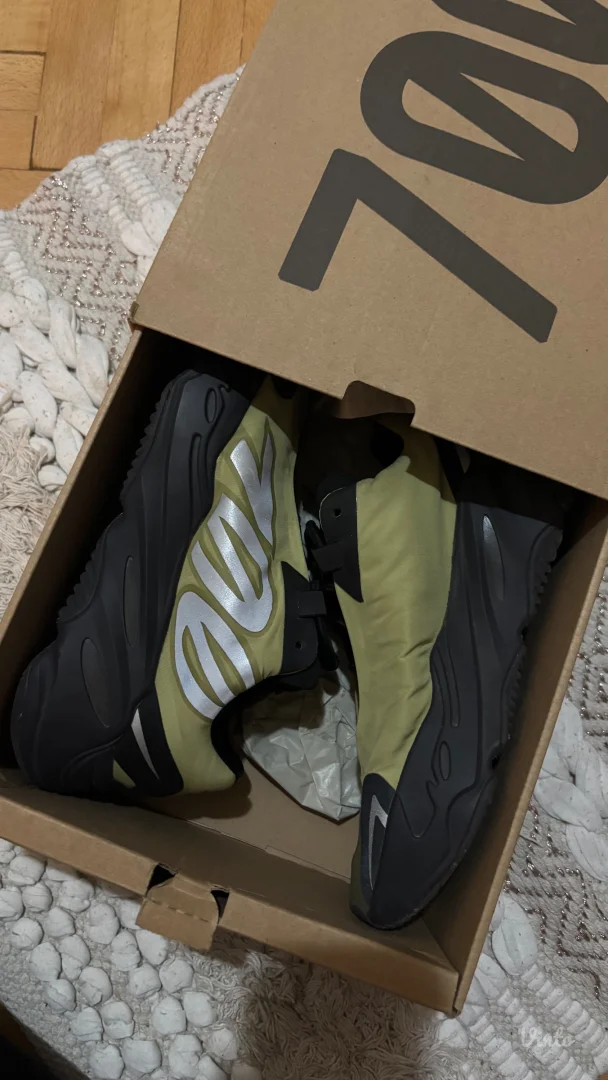 Original Yeezy 700