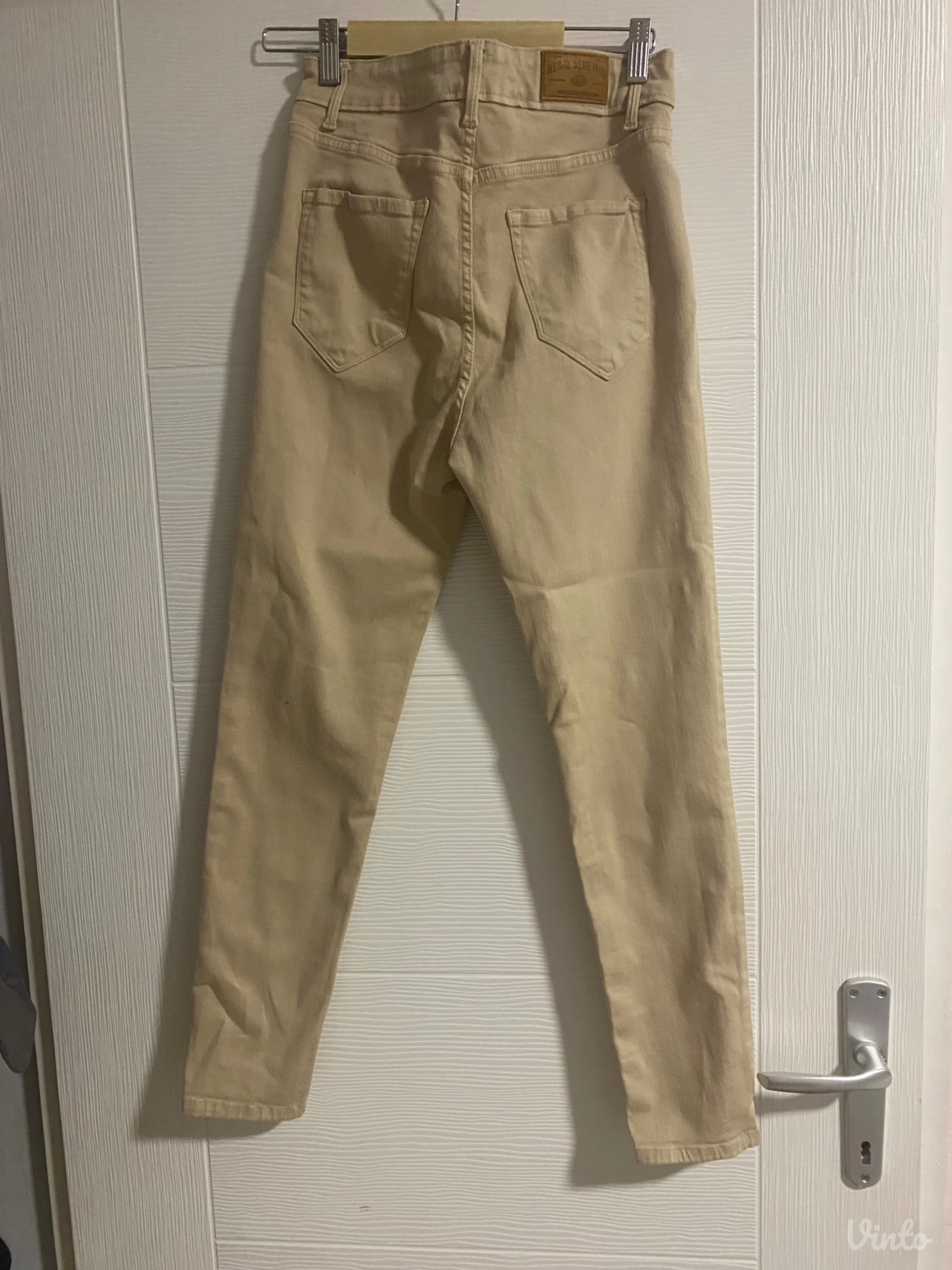 Bez farmerke/pantalone