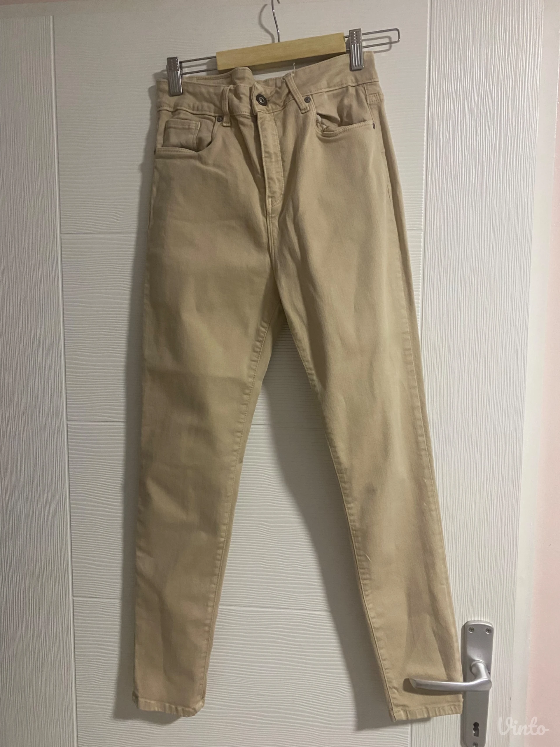 Bez farmerke/pantalone