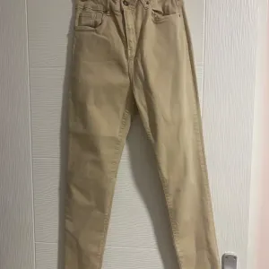 Bez farmerke/pantalone