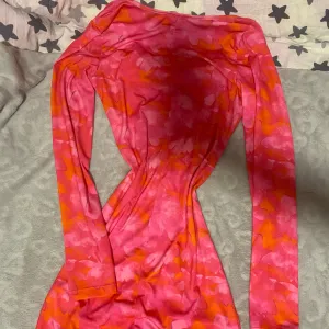Roze kratka haljina