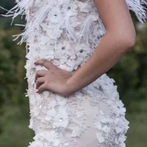 Elegantna bela haljina